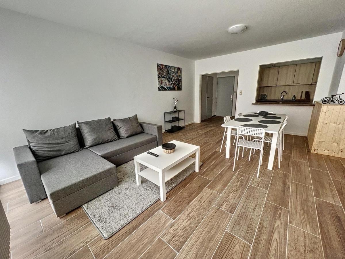 Tirou 5 Centre - Gare - Aeroport Apartment Charleroi Exterior foto